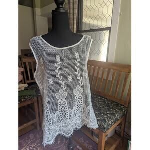 Mesh White  Intricate Top Medium